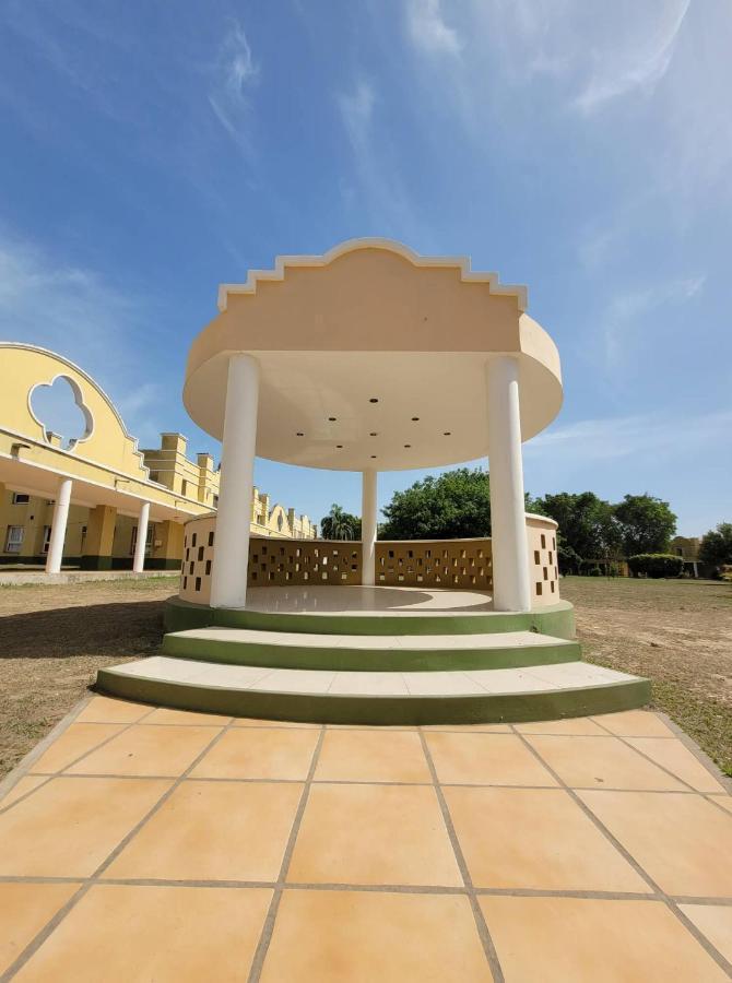 Hotel Portico Norte Tartagal Екстер'єр фото