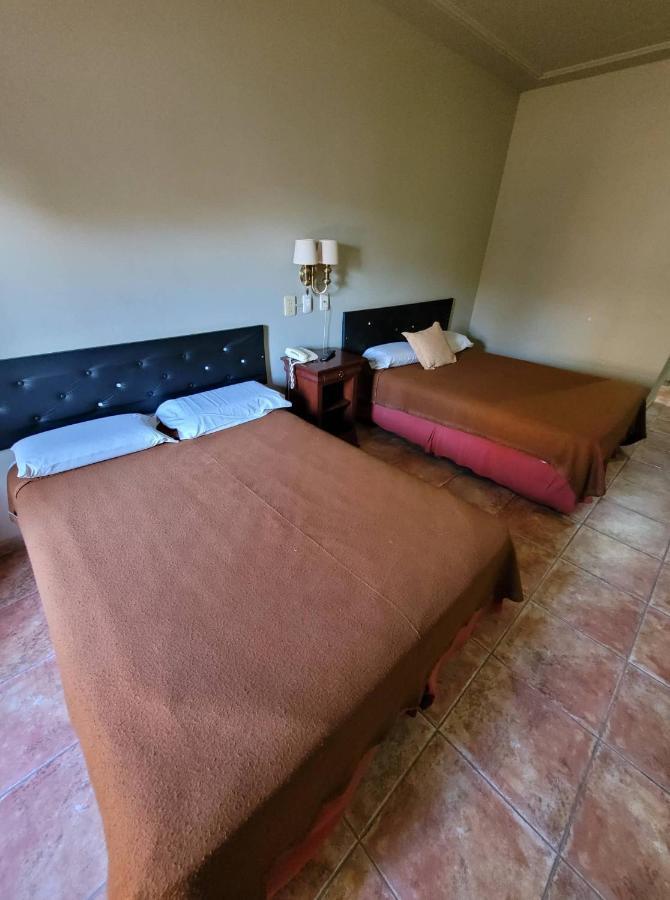 Hotel Portico Norte Tartagal Екстер'єр фото