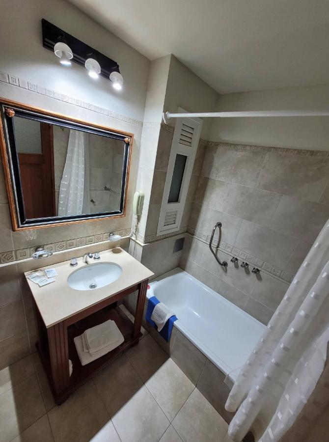 Hotel Portico Norte Tartagal Екстер'єр фото