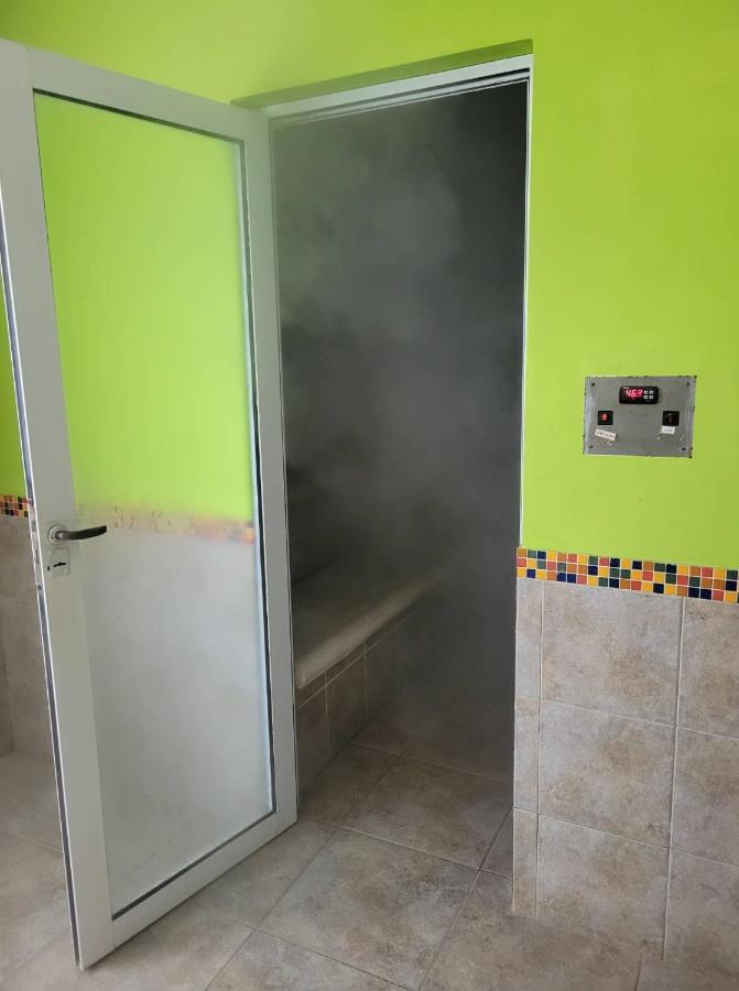 Hotel Portico Norte Tartagal Екстер'єр фото